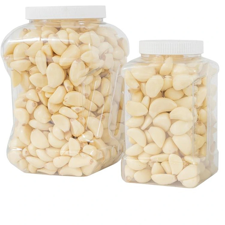 Gefrorene, vakuumverpackte, geschälte Knoblauchzehen